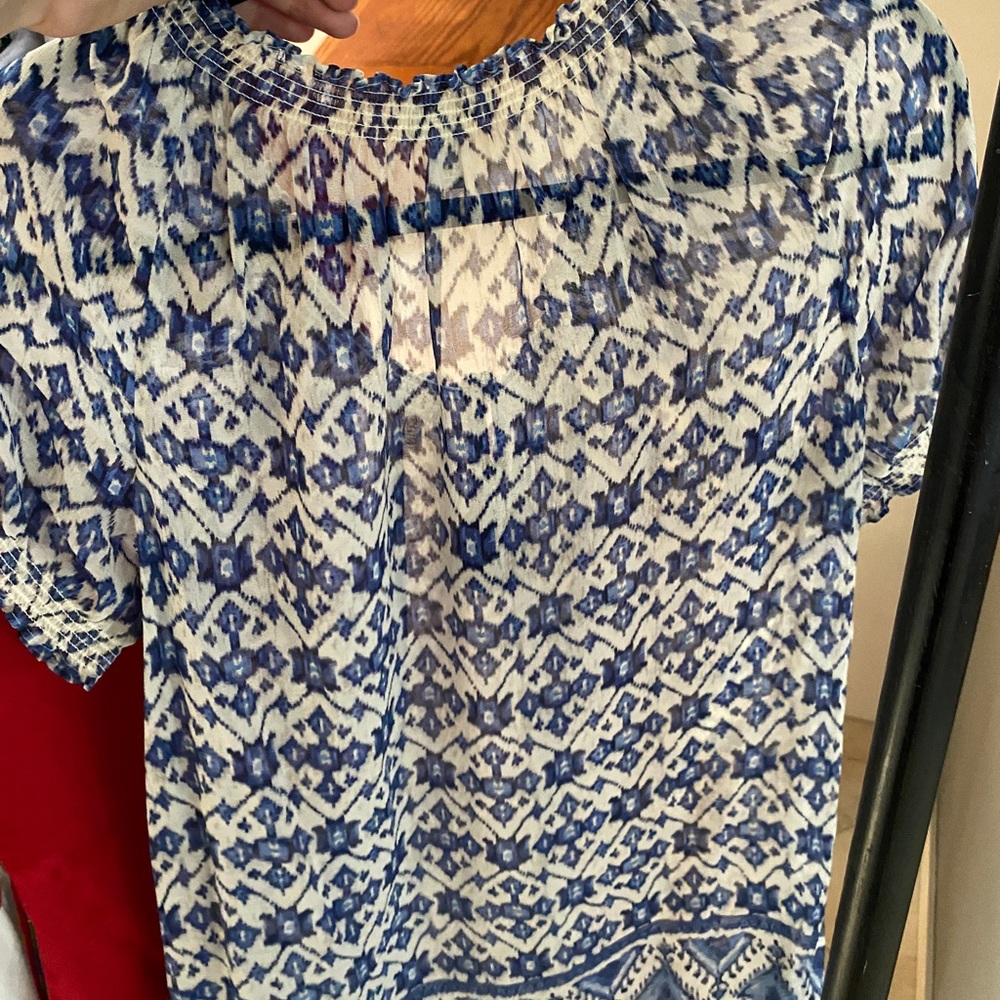 Joie flowing top